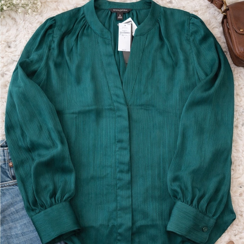 Banana Republic Emerald Green Textured Blouse NWT Small